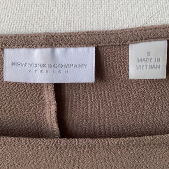 NY & Co. blouse with gathered waist, Size S - Picture 3 of 6